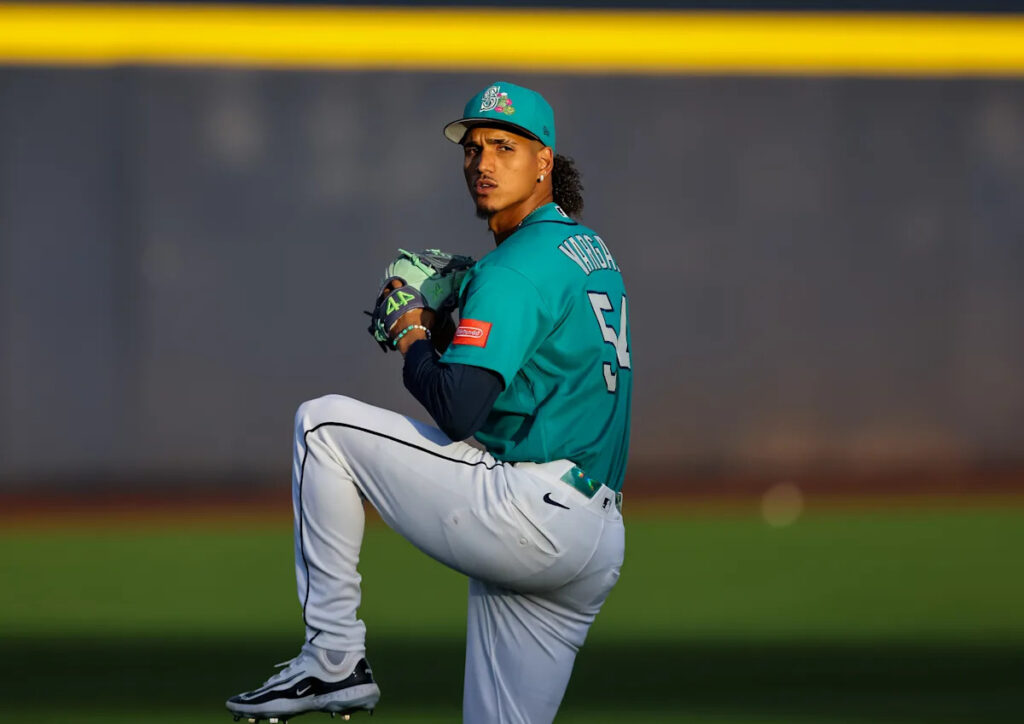 Mariners prove “close” only counts sometimes in baseball, lose 9-4