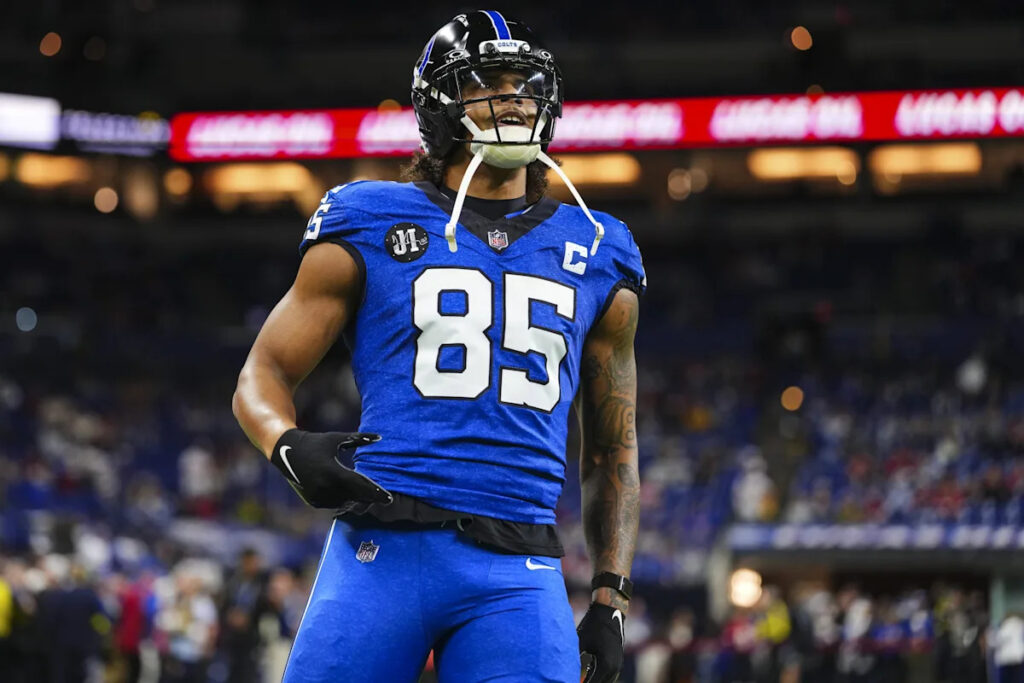 Colts reportedly re-sign tight end Drew Ogletree