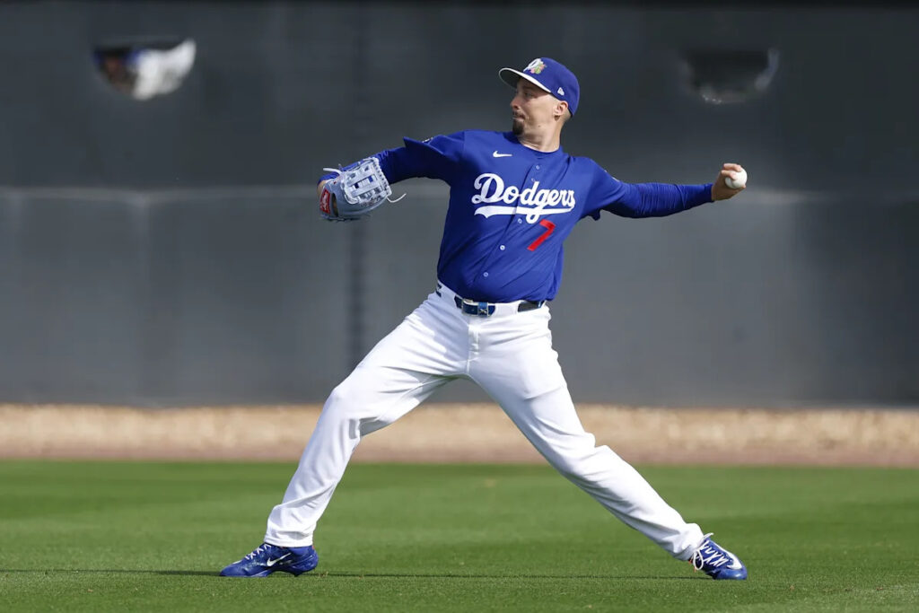 Blake Snell throws first spring bullpen session