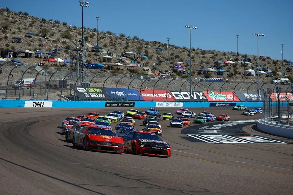 Joey Logano, Team Penske, Christopher Bell, Joe Gibbs Racing