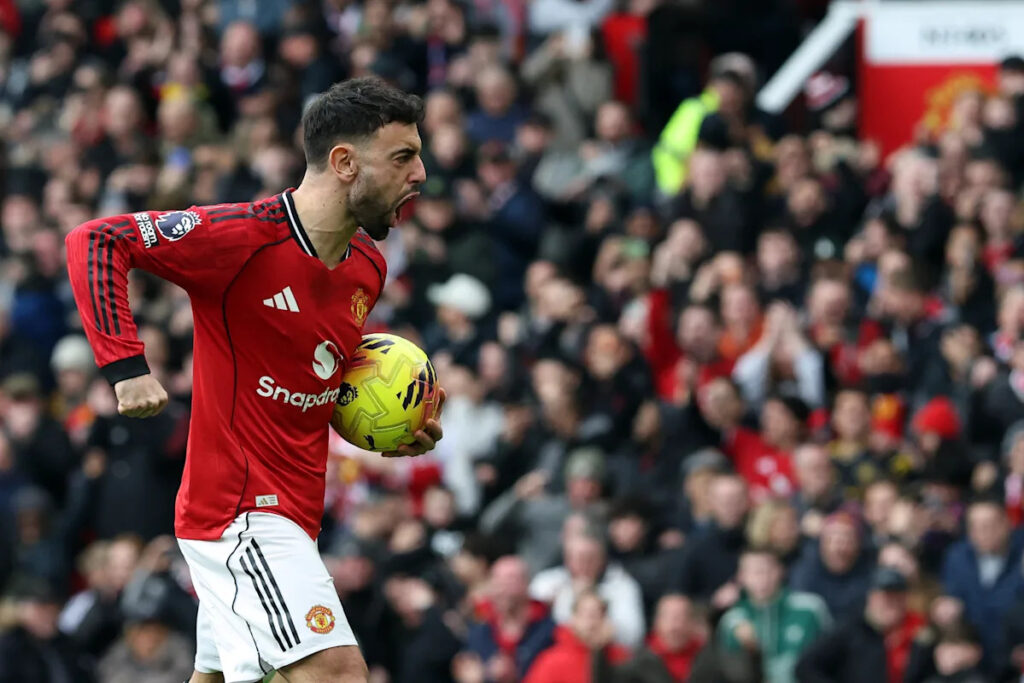 Man Utd’s best? Fernandes overtakes outrageous Beckham record 🤯 Man Utd’s best? Fernandes overtakes outrageous Beckham record 🤯