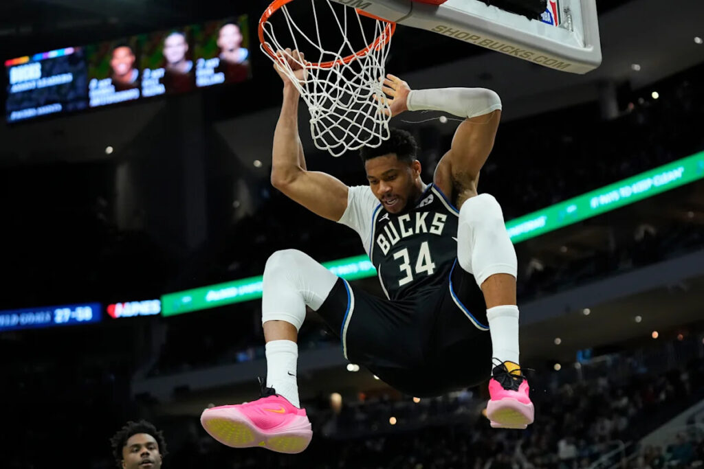 Giannis Antetokounmpo scores 31 points to lead the Bucks over the Pacers 134-123 Giannis Antetokounmpo scores 31 points to lead the Bucks over the Pacers 134-123