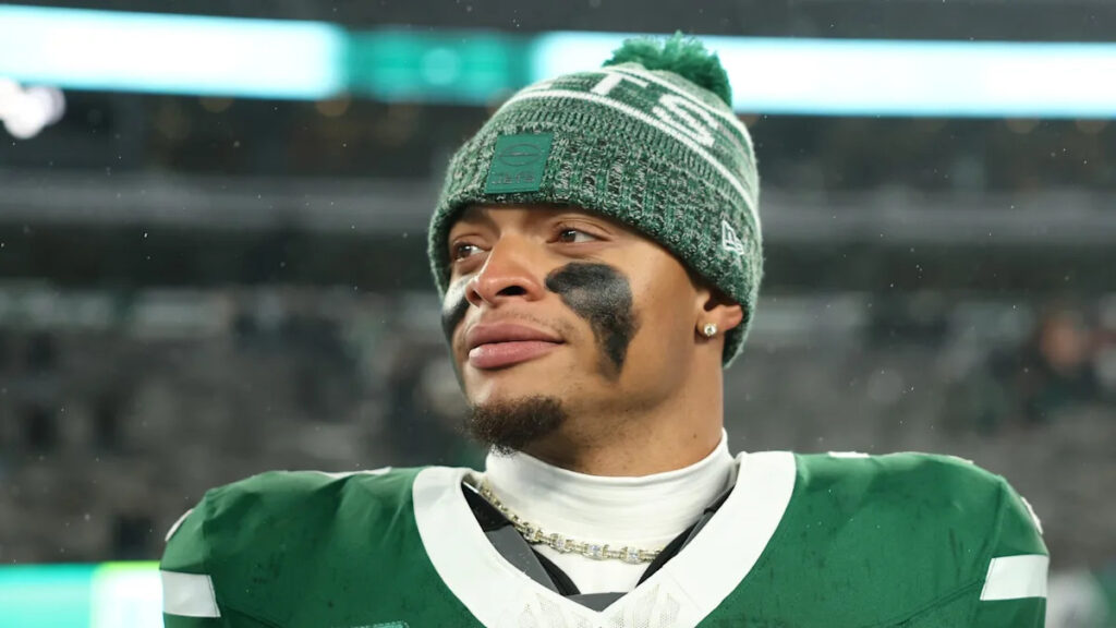 Andy Reid on Justin Fields: A legitimate backup who can win games for us Andy Reid on Justin Fields: A legitimate backup who can win games for us