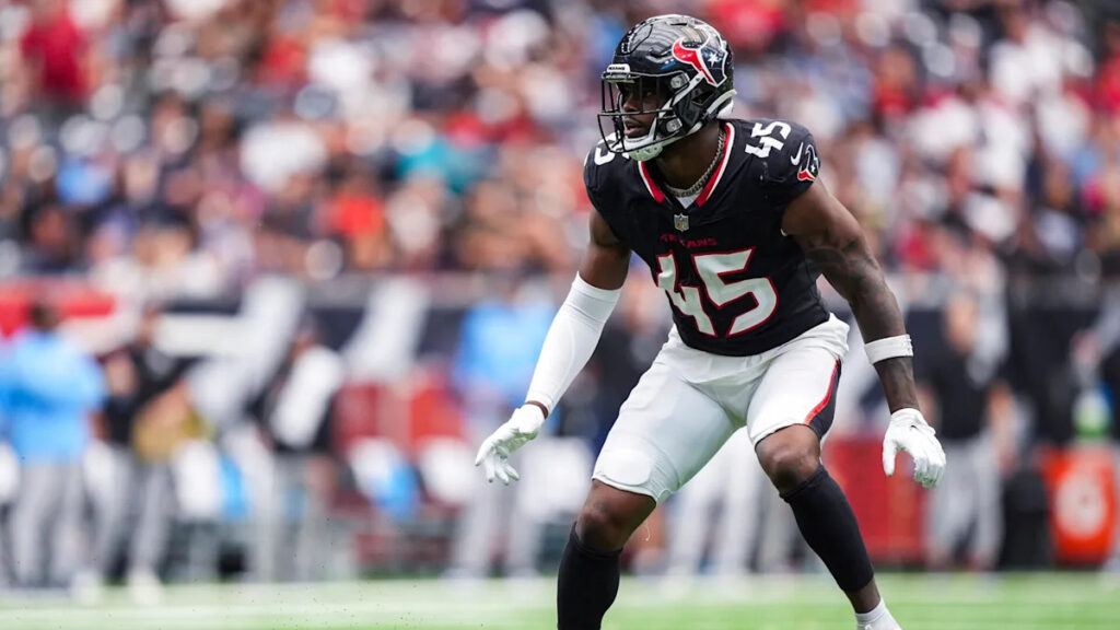 Texans re-sign LB E.J. Speed