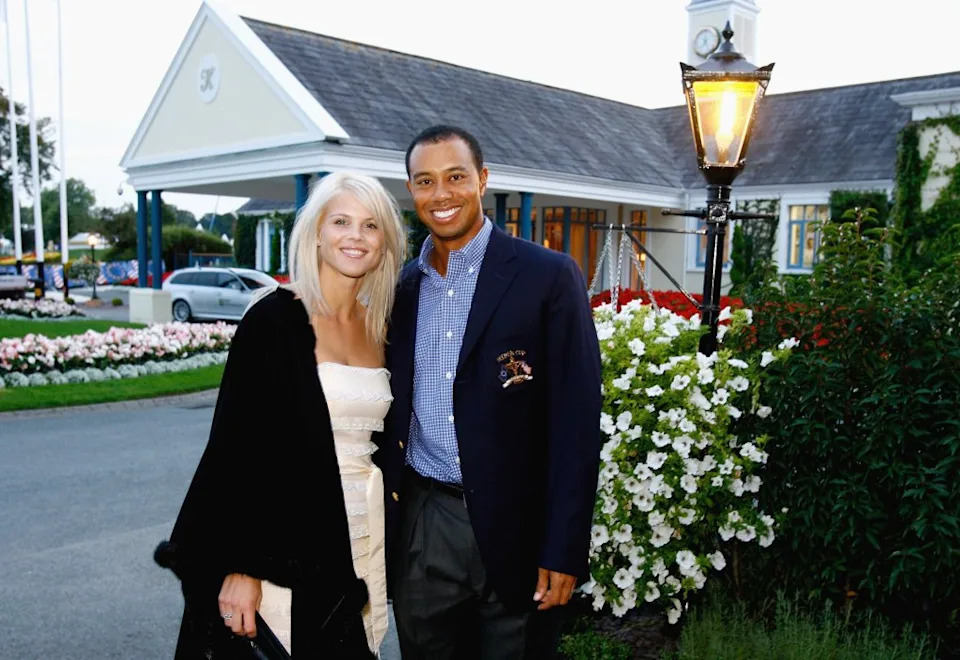 Elin Nordegren (l.) and Tiger Woods (r.) in 2006. Getty Images