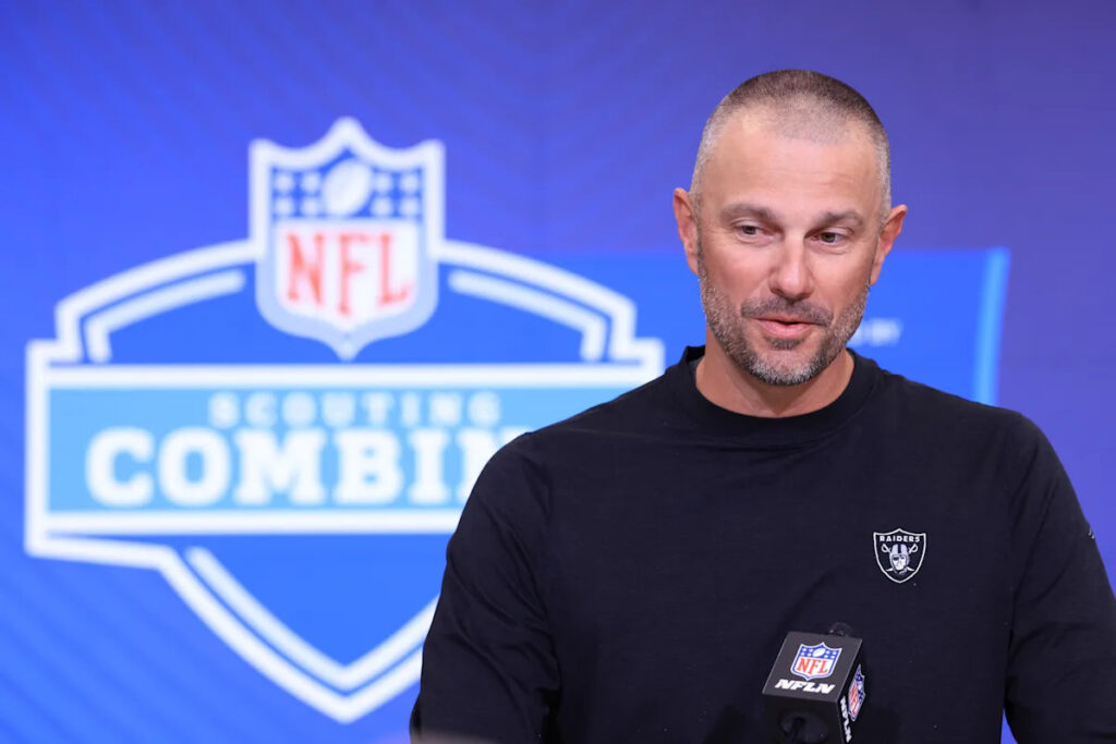 Raiders, like half the NFL, are not part of this big-dollar trend