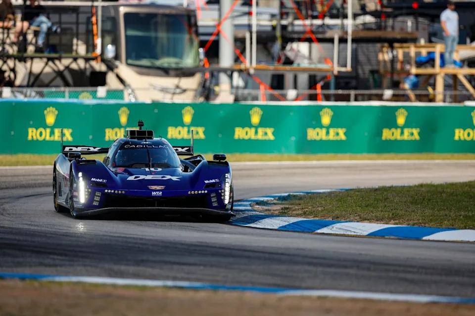 #10 Cadillac Wayne Taylor Racing Cadillac V-Series.R: Ricky Taylor, Filipe Albuquerque, Will Stevens