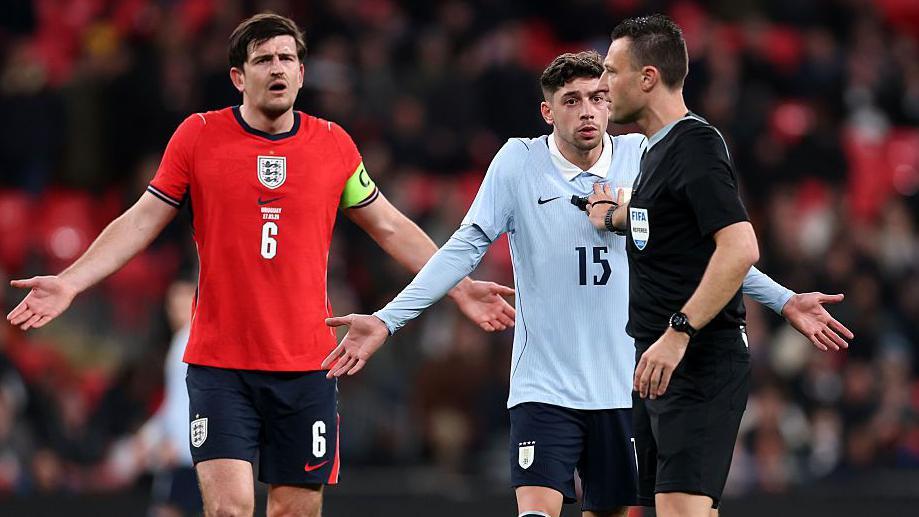Red card confusion & contentious calls – VAR’s ‘bad day at office’ Red card confusion & contentious calls – VAR’s ‘bad day at office’