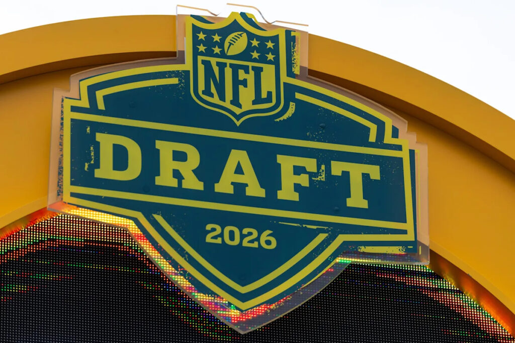 Should the Detroit Lions trade up, down with 1st-round pick?
