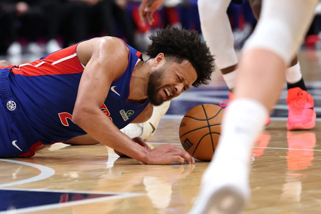 Pistons star Cade Cunningham exits early vs. Wizards with back spasms