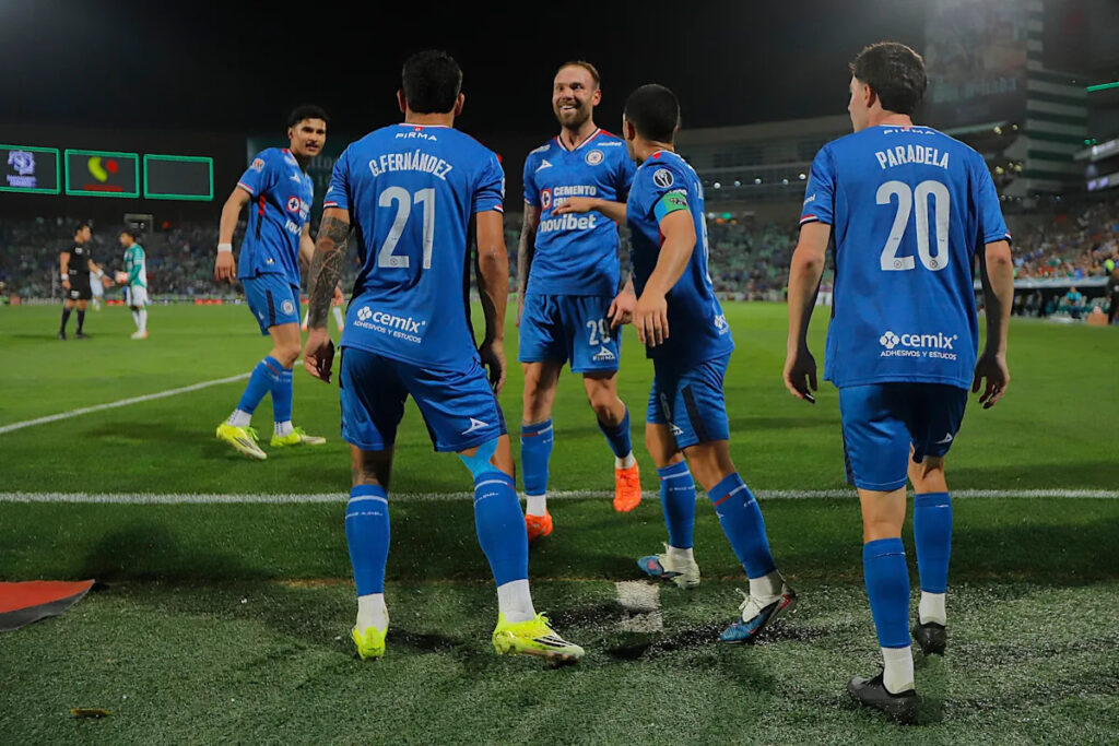 🥶 Cruz Azul see off Santos to strengthen grip on Liga MX top spot