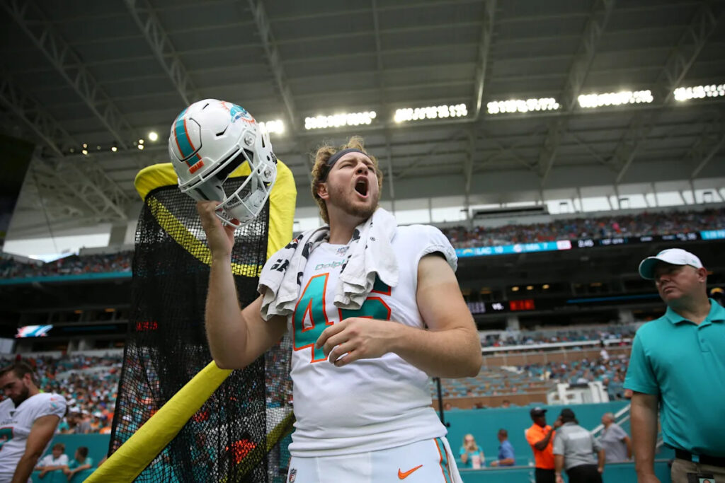 Dolphins bring back former special teamer in series of moves