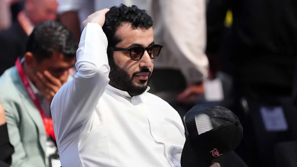 Roll up, roll up! The boxing event in is town and nobody gives a damn who’s fighting anymore