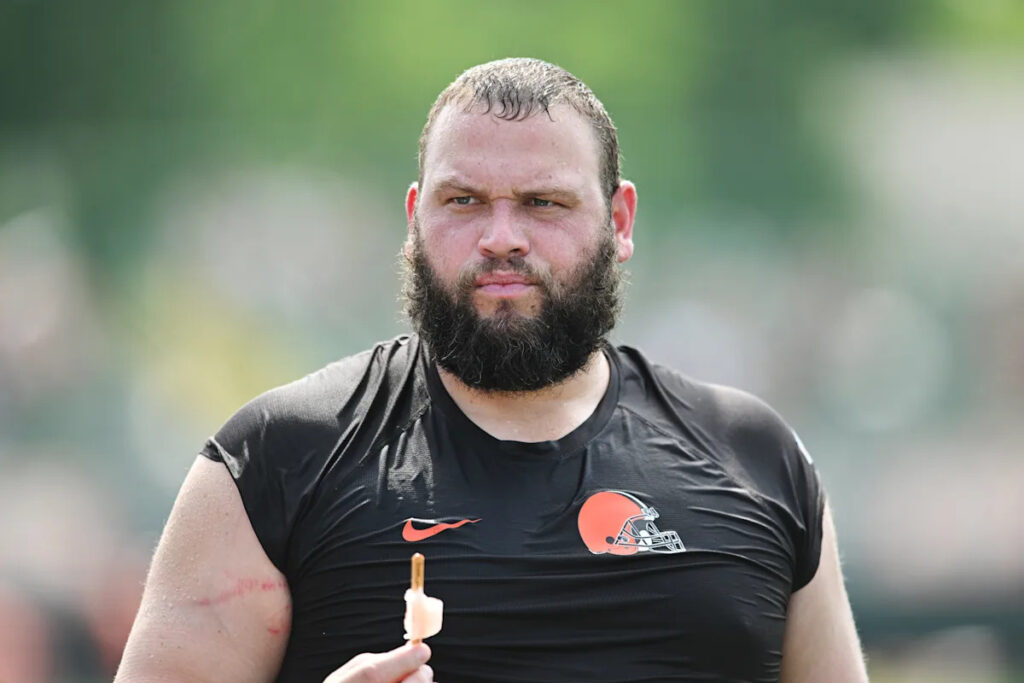 Should the 49ers look to a seven-time pro bowler at guard?