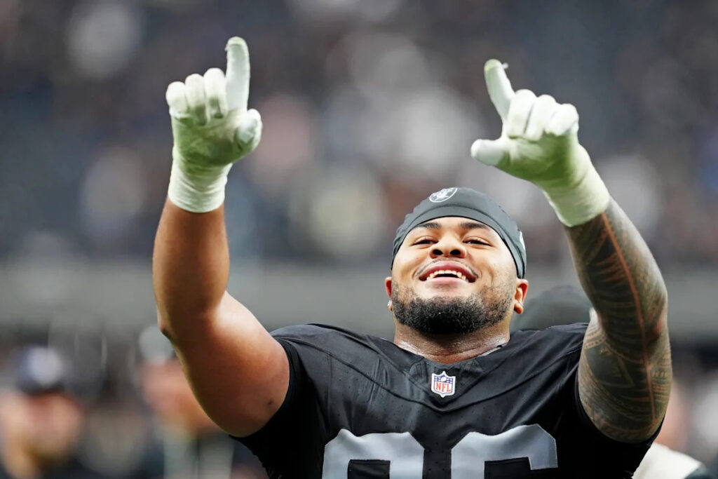 How the defensive line operates in Las Vegas Raiders’ 3-4 defense How the defensive line operates in Las Vegas Raiders’ 3-4 defense