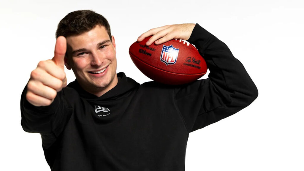 Fernando Mendoza is learning the Raiders’ offense