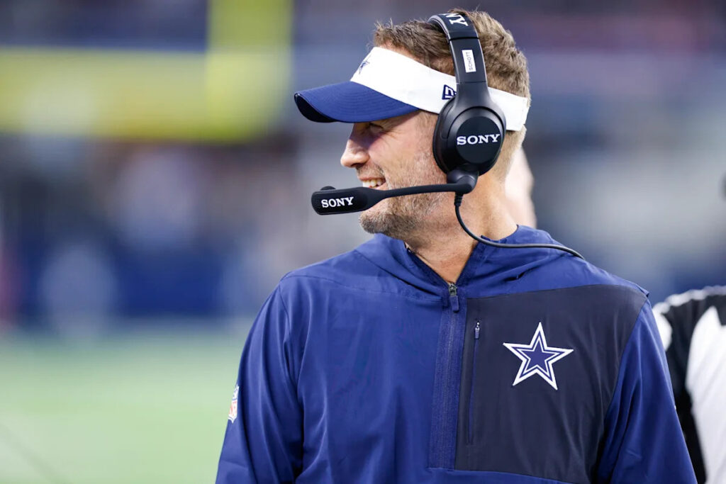 Have you ever met a Cowboys player or coach in real life? Tell us about it!