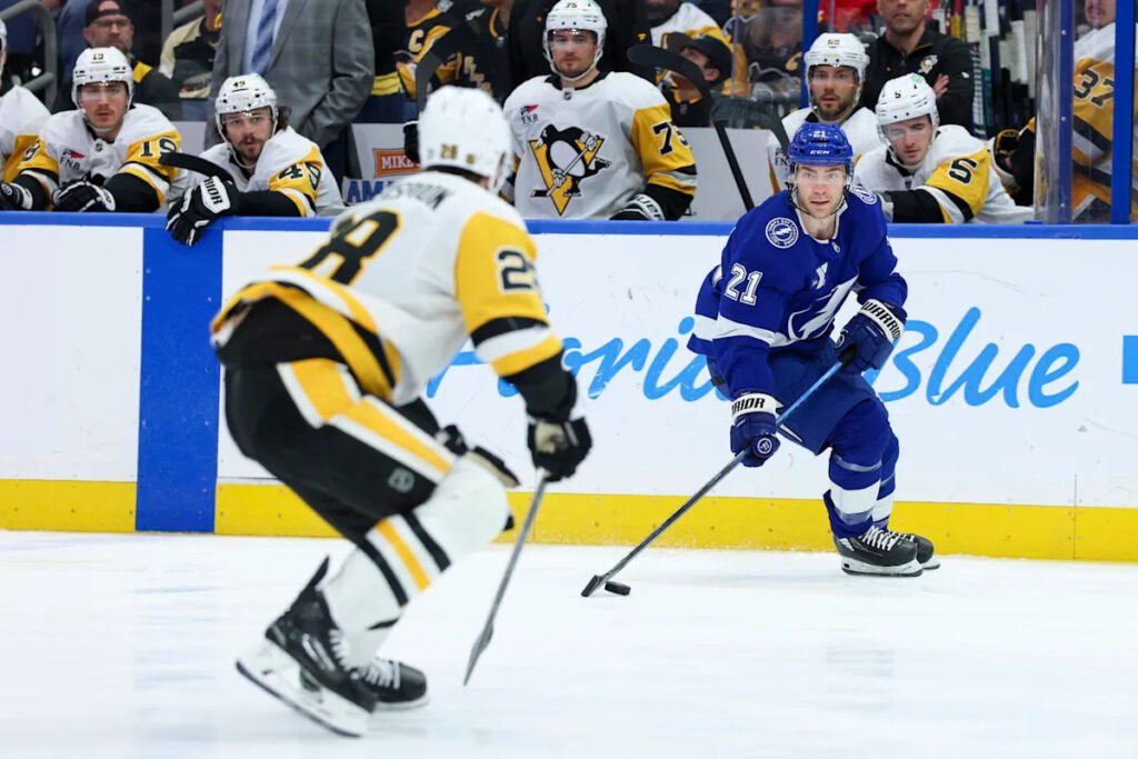 Takeaways: Crucial Shorthanded Goal Leads Lightning To 6-2 Victory Over Penguins