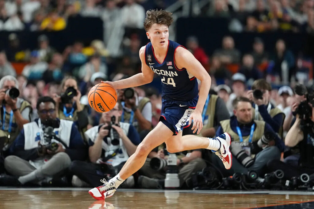 Braylon Mullins announces return to UConn with ‘unfinished business’