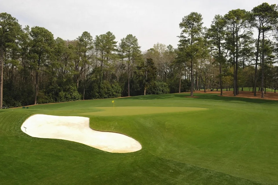 /content/dam/images/golfdigest/fullset/kennedy/Green (1).jpg