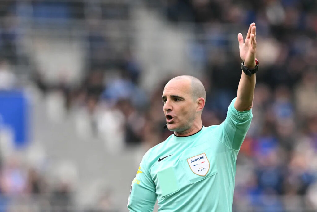 🚨 Referees mic’d up in Ligue 1 trial this weekend