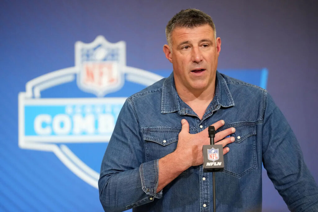 Mike Vrabel won’t talk before NFL draft, but not due to Dianna Russini controversy