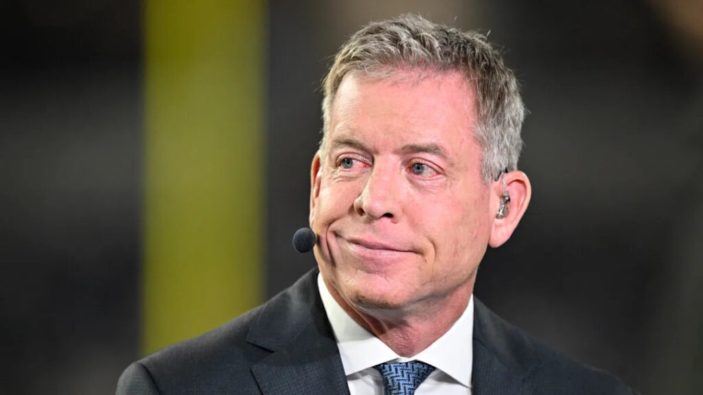 Troy Aikman addresses his new (but still undefined) role with the Dolphins Troy Aikman addresses his new (but still undefined) role with the Dolphins