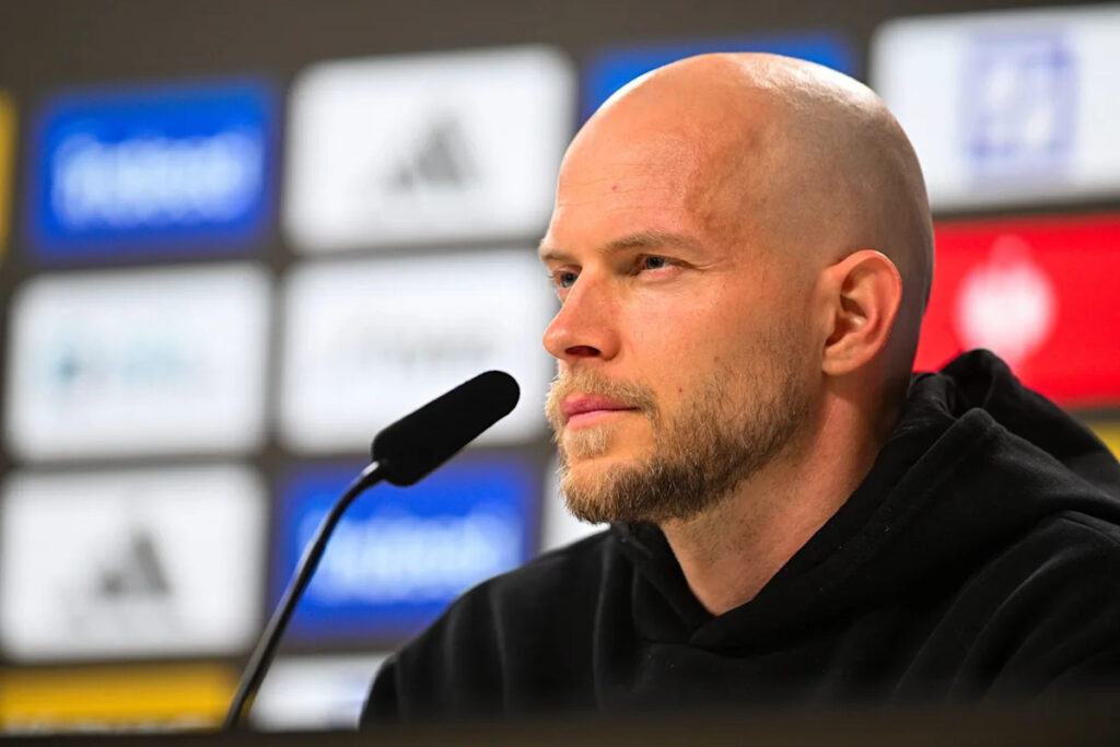 1. FC Köln’s René Wagner expresses belief in his squad amid relegation pressure: “Other teams would have fallen apart against Frankfurt.” 1. FC Köln’s René Wagner expresses belief in his squad amid relegation pressure: “Other teams would have fallen apart against Frankfurt.”