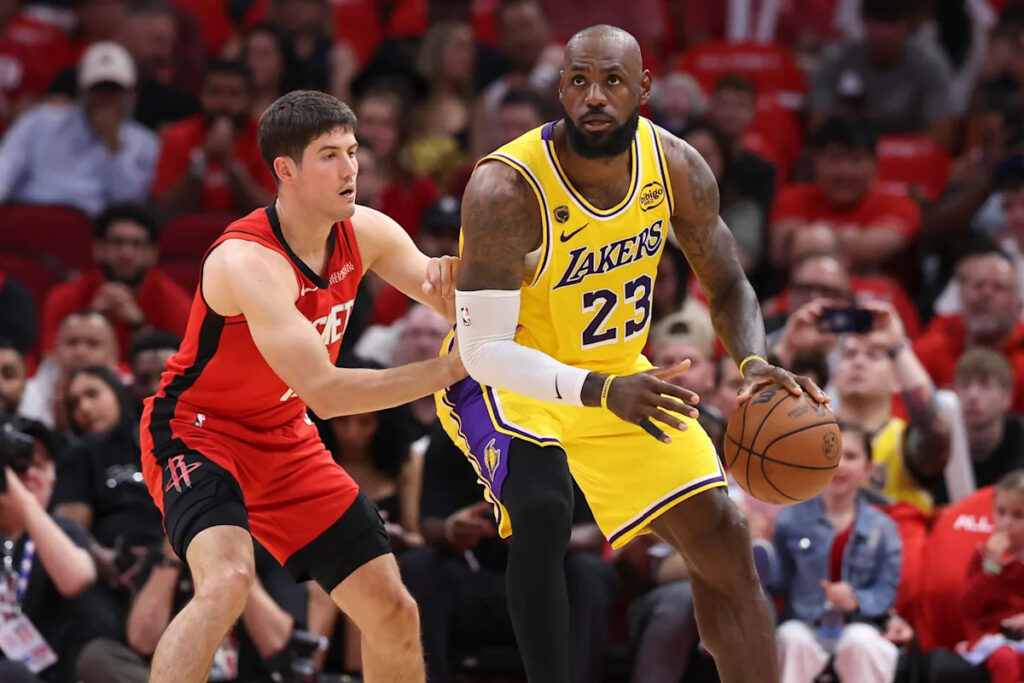 LeBron James hits game-tying shot during Rockets collapse as Lakers take Game 3 in OT