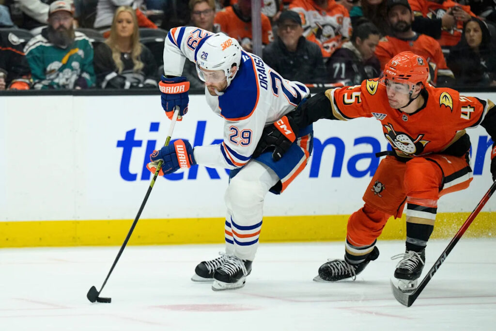 Draisaitl’s 2 goals lift the Oilers past the Ducks 4-1 to stave off elimination