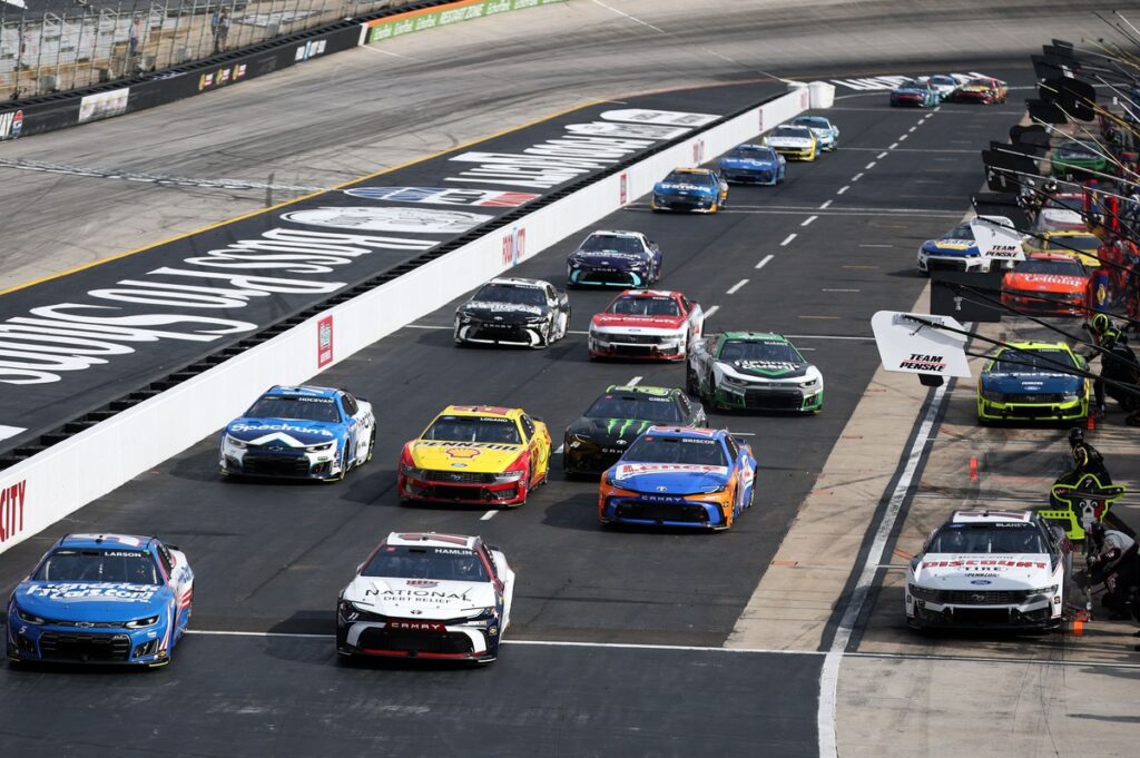 Ryan Blaney’s job is supporting Penske pit crew; not selecting them