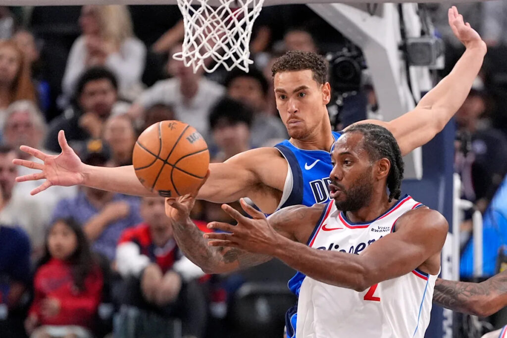 Kawhi Leonard’s 34-point night lifts Clippers over Mavs after a blown 23-point lead Kawhi Leonard’s 34-point night lifts Clippers over Mavs after a blown 23-point lead