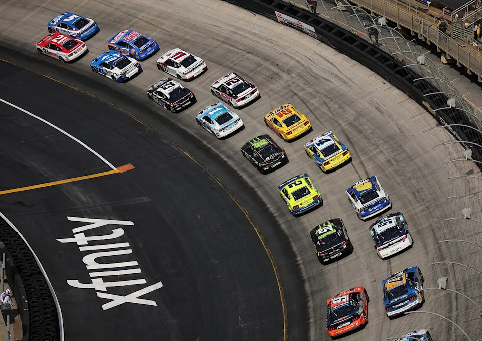 Kyle Larson, Hendrick Motorsports, Josh Berry, Wood Brothers Racing