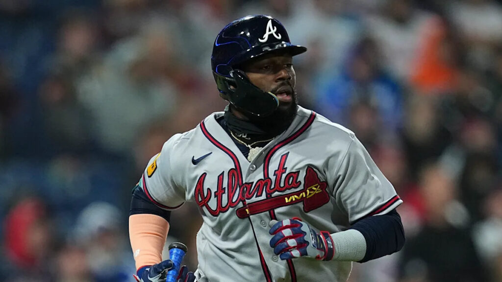 Michael Harris II leads surging Braves past slumping Phillies 4-2 for 3-game sweep