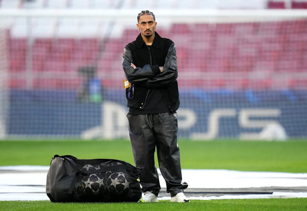 🎥 Raphinha sparks row with Atleti fans after elimination