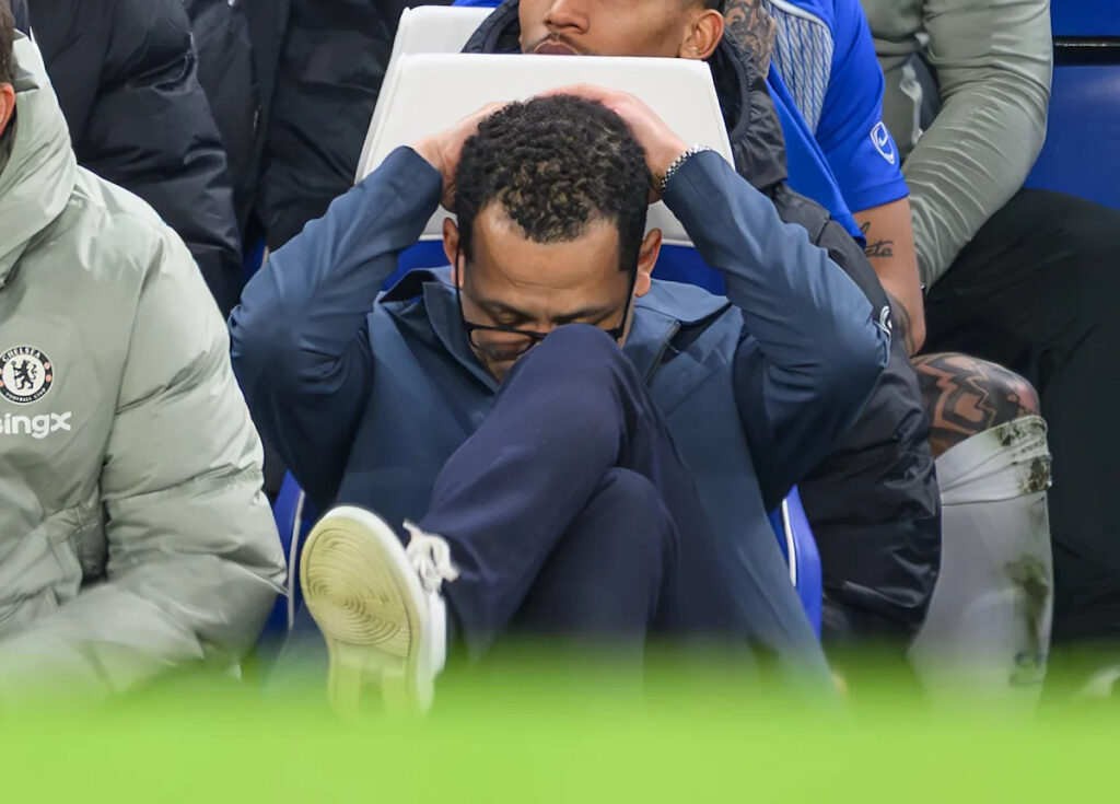Report: Chelsea Dismiss Rosenior with Season Hanging in Balance