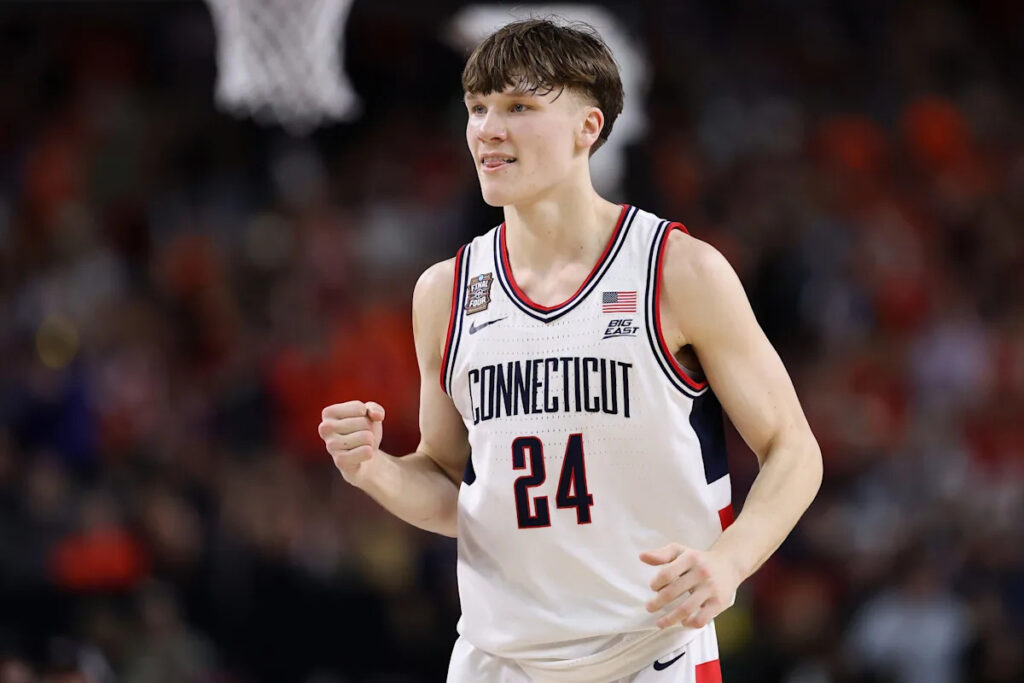 Braylon Mullins keeps hitting big shots for UConn in Final Four win