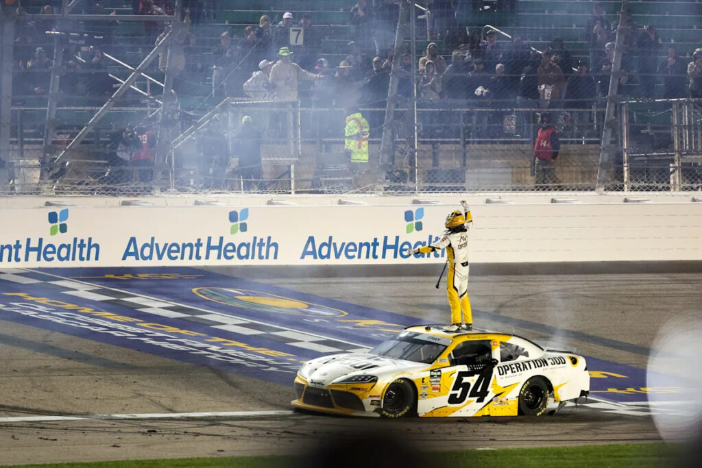 Taylor Gray wins NASCAR O’Reilly Series race at Kansas in April 2026