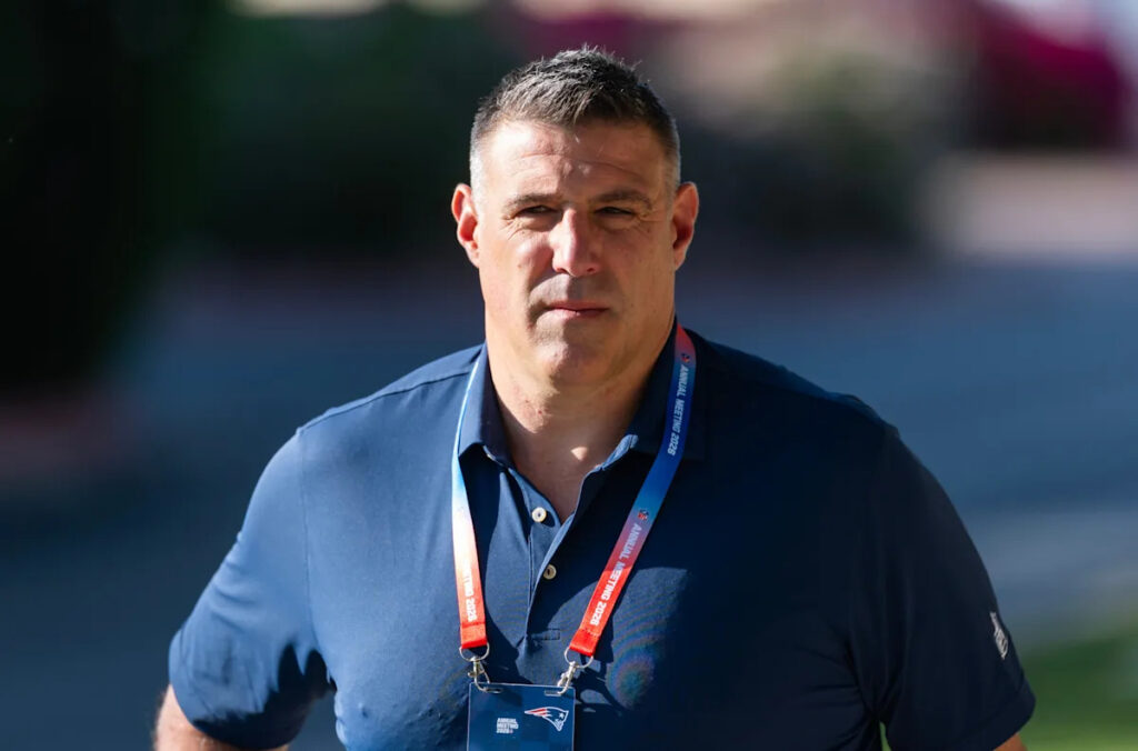 Sunday Patriots Notes: Mike Vrabel gives insight into draft strategy