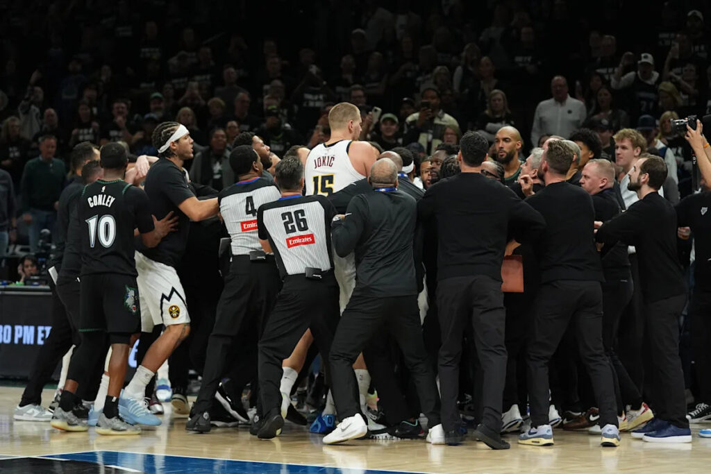 Jokic fined ,000, Randle fined ,000 for Nuggets-Wolves incident