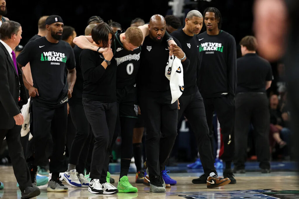Donte DiVincenzo becomes 4th player with No. 0 jersey to tear his Achilles in the past year