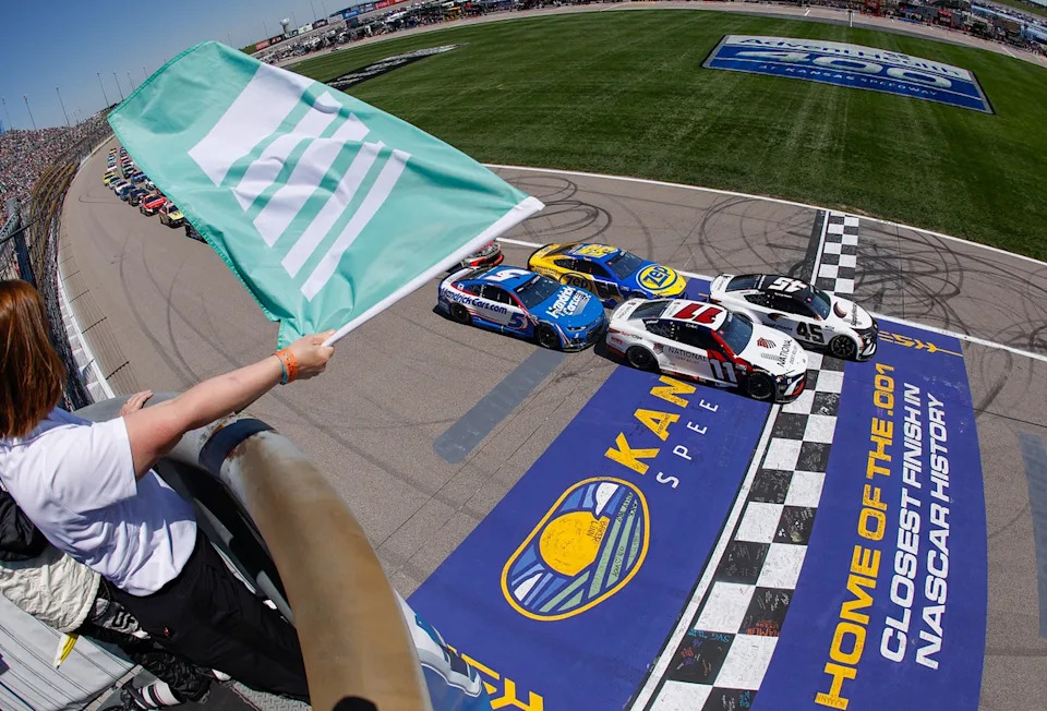 Denny Hamlin, Joe Gibbs Racing, Tyler Reddick, 23XI Racing