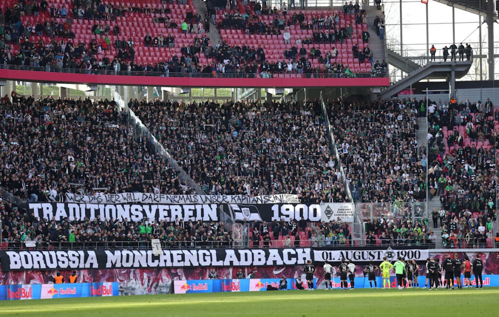 Borussia Mönchengladbach head coach backs fans after Rocco Reitz protest banners pop up against RB Leipzig