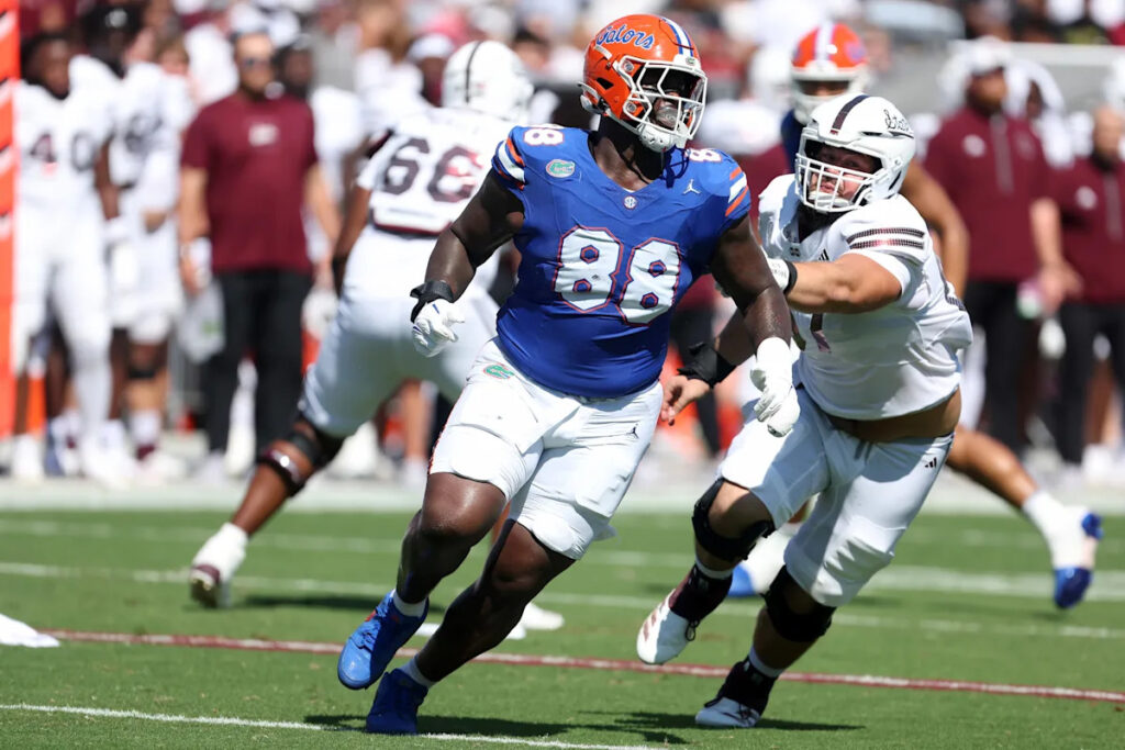 Breaking Down Caleb Banks – Yahoo Sports