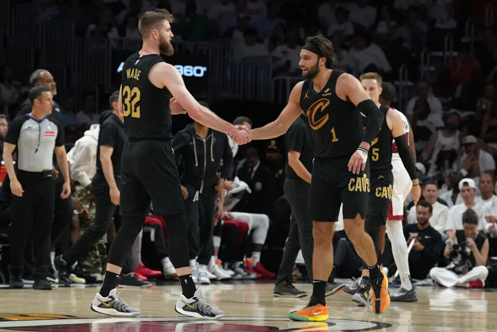 Cavs won’t commit to a starting small forward yet Cavs won’t commit to a starting small forward yet