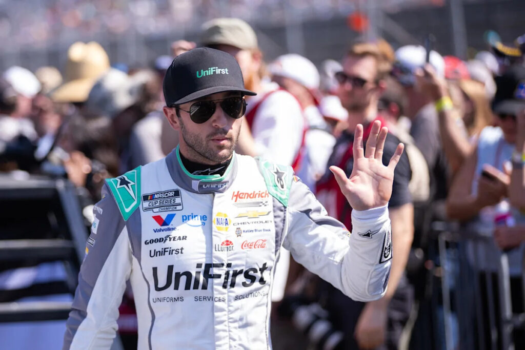 Chase Elliott climbs standings after big win at Martinsville in 2026