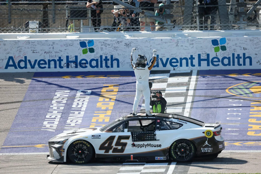 Tyler Reddick wins NASCAR Cup Series race at Kansas in April 2026