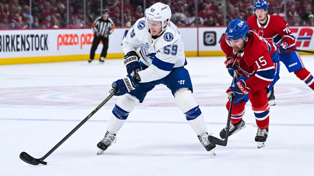 Hagel scores twice in 3rd, Lightning beat Canadiens 3-2 in Game 4 to tie series