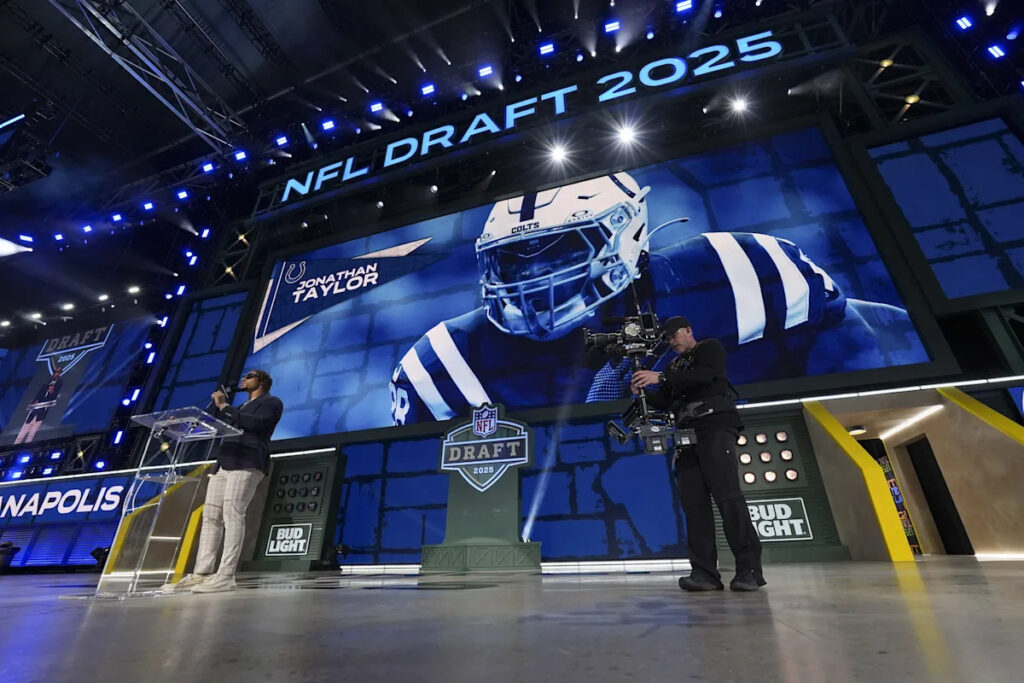 Mock Draft Roundup – Yahoo Sports