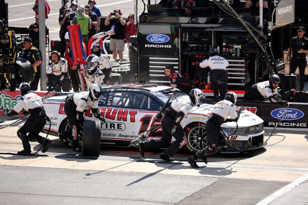 Former Blaney tire changer says ‘something needs to change’ with Penske 12 pit crew Former Blaney tire changer says ‘something needs to change’ with Penske 12 pit crew
